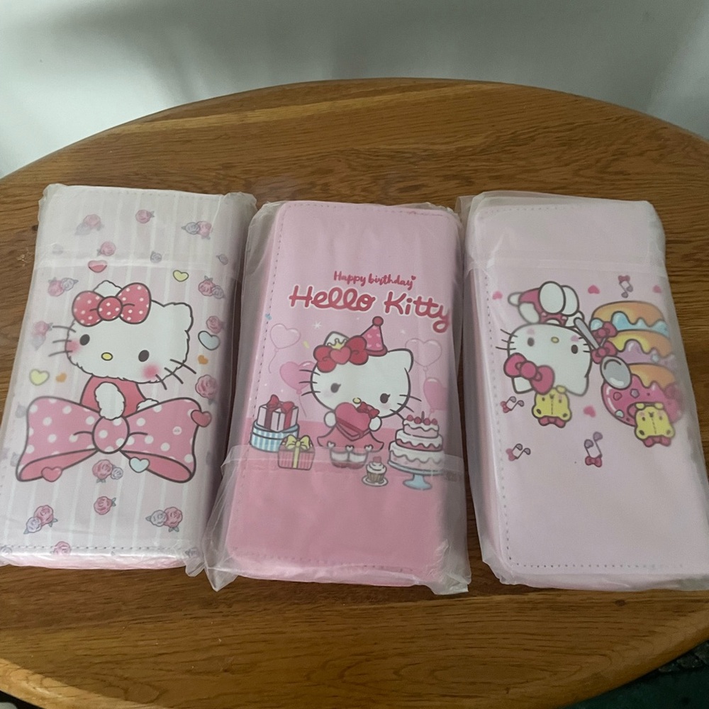 Hello Kitty long wallet zipper closure, with credit card holder, 4compartment.